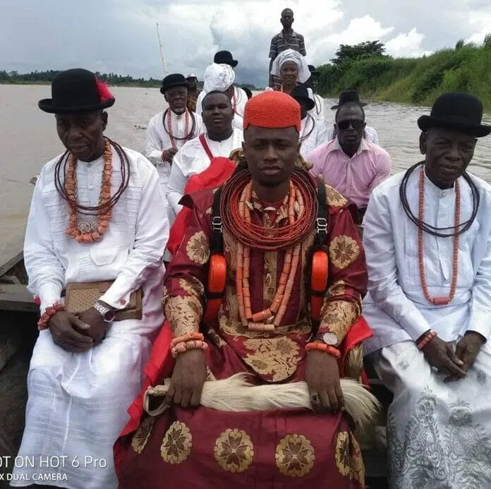 The barrister, His Royal Majesty, Peremobowei Shedrack Erebulu, Aduo III accompanied by the Kabowei Council of Chiefs